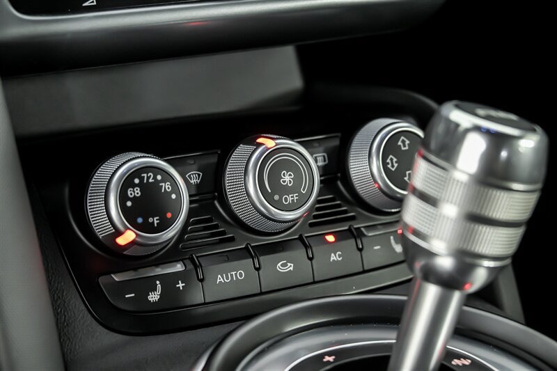 Used 2011 Audi R8 V8 AWD/4WD image 24