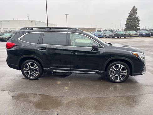 Used 2023 Subaru Ascent Limited image 2