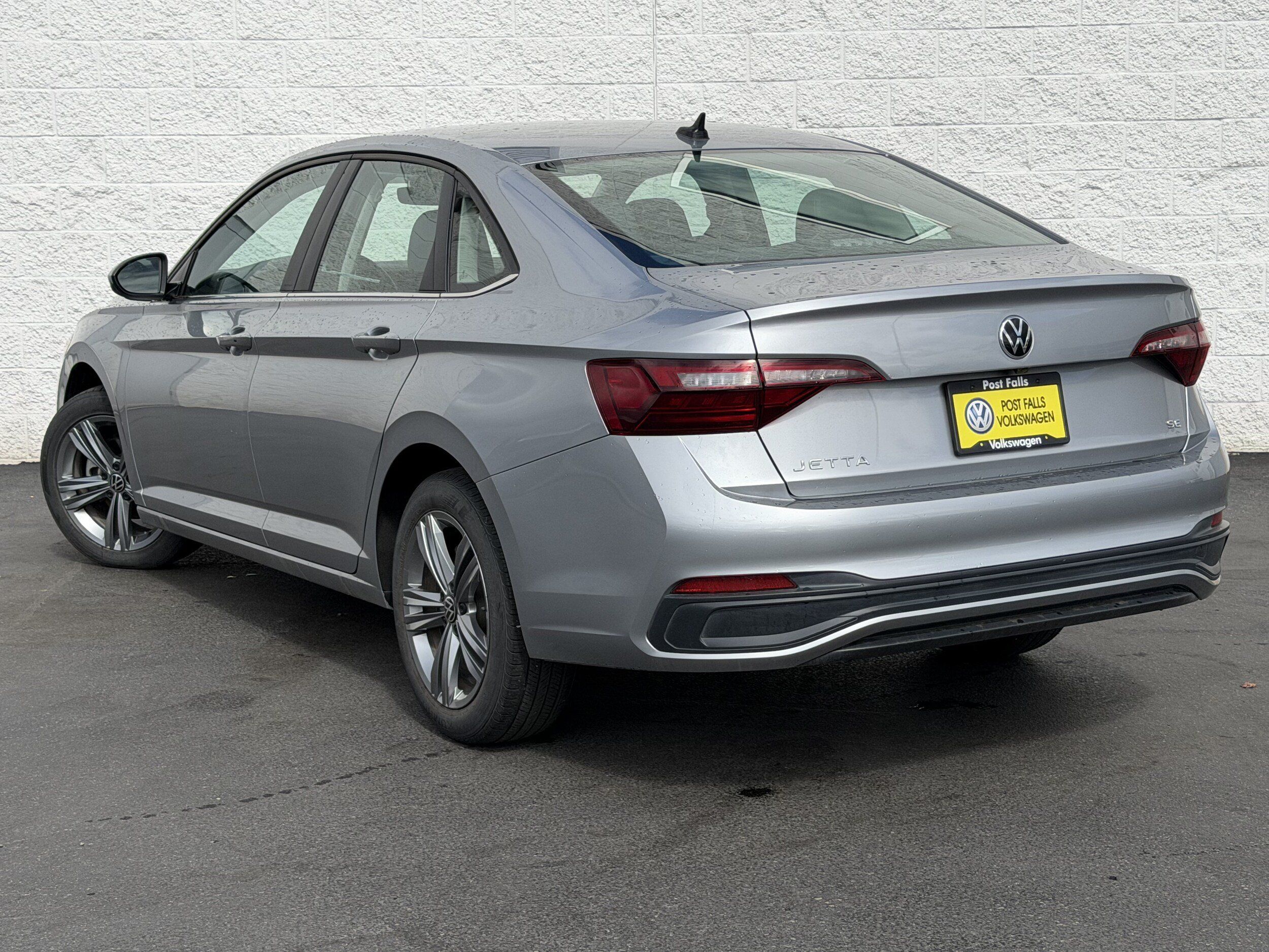 Used 2024 Volkswagen Jetta SE FWD image 5