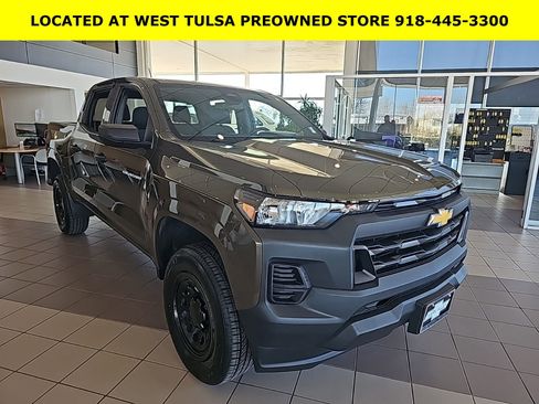 Used 2023 Chevrolet Colorado W/T image 1