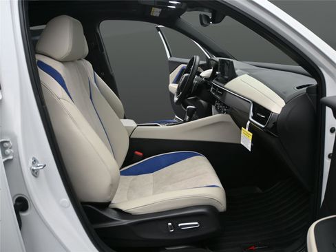 Used 2025 Acura ADX A-Spec image 16