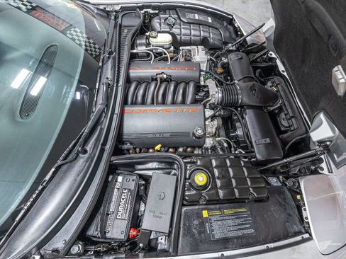 Used 1997 Chevrolet Corvette Coupe w/ Memory Pkg image 13