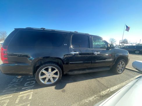 Used 2007 Chevrolet Suburban LTZ w/ LTZ Preferred Equipment Group image 7