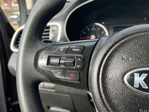 Used 2016 Kia Sorento LX image 26