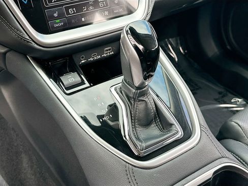 Used 2023 Subaru Outback Limited image 17