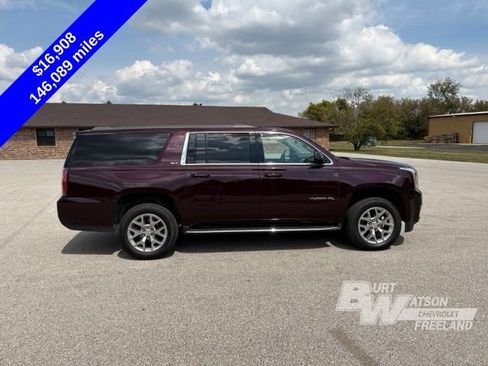 Used 2017 GMC Yukon XL SLT w/ Open Road Package AWD/4WD image 7