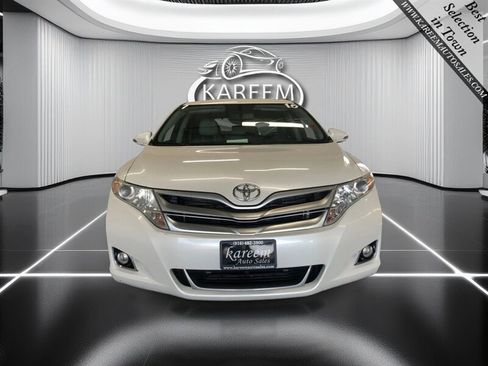 Used 2015 Toyota Venza LE image 2