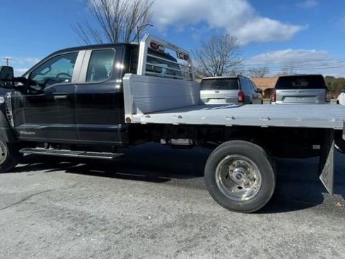 New 2025 Ford F550 4x4 SuperCab Super Duty w/ Snow Plow Prep Package image 4