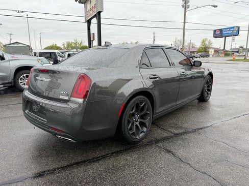 Used 2019 Chrysler 300 S RWD image 6