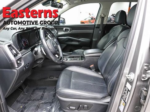 Used 2023 Kia Sorento EX AWD/4WD image 14