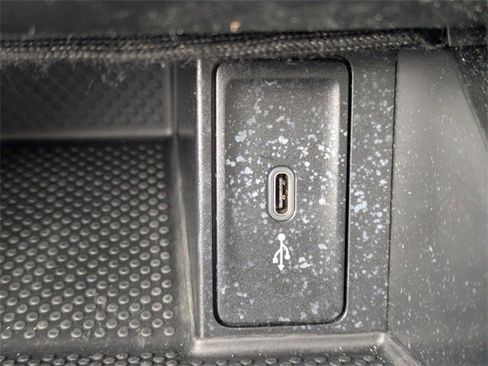 Used 2021 Volkswagen GTI SE image 24