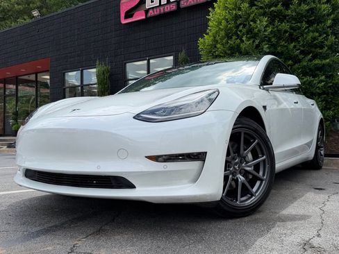 Used 2020 Tesla Model 3 Standard Range RWD image 2