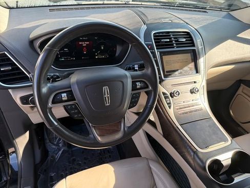 Used 2019 Lincoln Nautilus Select AWD/4WD image 13