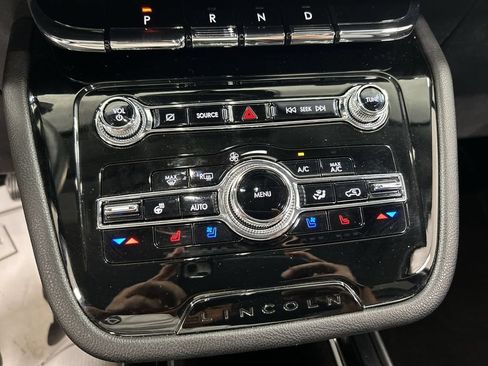Used 2022 Lincoln Corsair AWD w/ Equipment Group 101A image 17