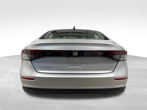 New 2025 Honda Accord SE image 4