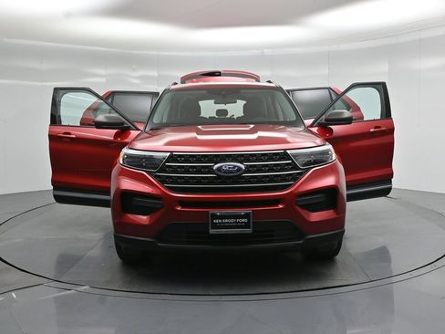 Used 2023 Ford Explorer XLT RWD image 29