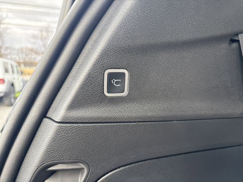 New 2026 Chrysler Voyager LX image 13