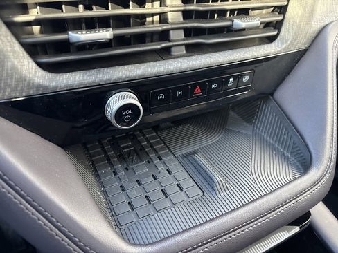 Used 2025 Ford Explorer Platinum w/ LUX Leather Package image 12