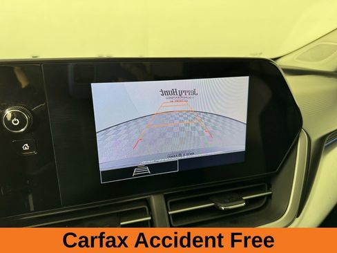 Used 2025 Chevrolet Trax LS w/ LS Convenience Package image 3