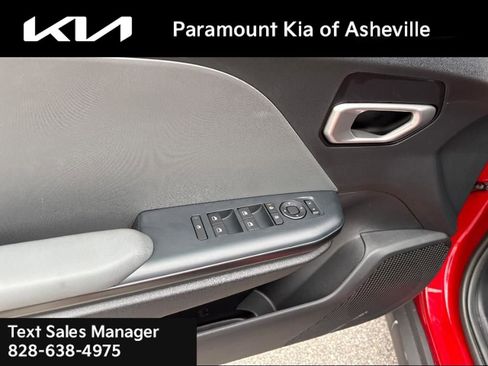 New 2025 Kia K4 LXS image 22