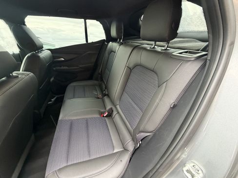 Used 2025 Buick Envista Preferred w/ Convenience I Package FWD image 16