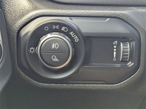 Used 2023 Jeep Gladiator Willys image 28