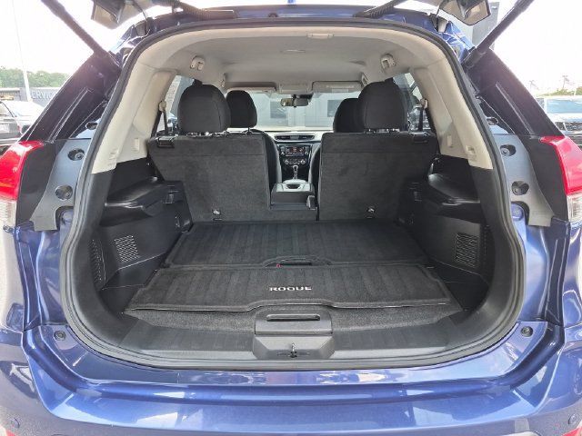 Used 2020 Nissan Rogue SV w/ Premium Package FWD image 23