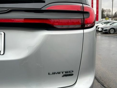 New 2026 Chrysler Pacifica Limited w/ S Appearance Package image 9