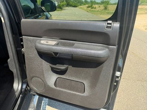 Used 2011 Chevrolet Silverado 1500 LS AWD/4WD image 39