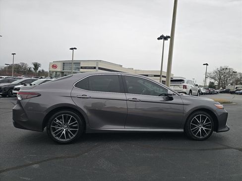 Used 2024 Toyota Camry XLE image 2