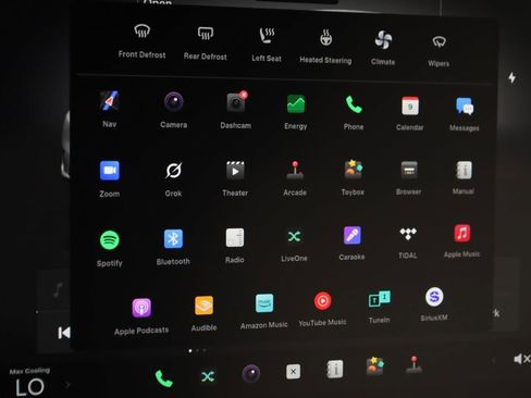 Used 2022 Tesla Model Y Long Range image 31