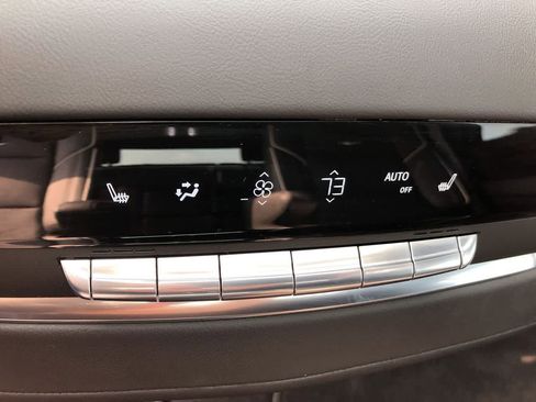 Used 2023 Cadillac Escalade Premium Luxury image 23