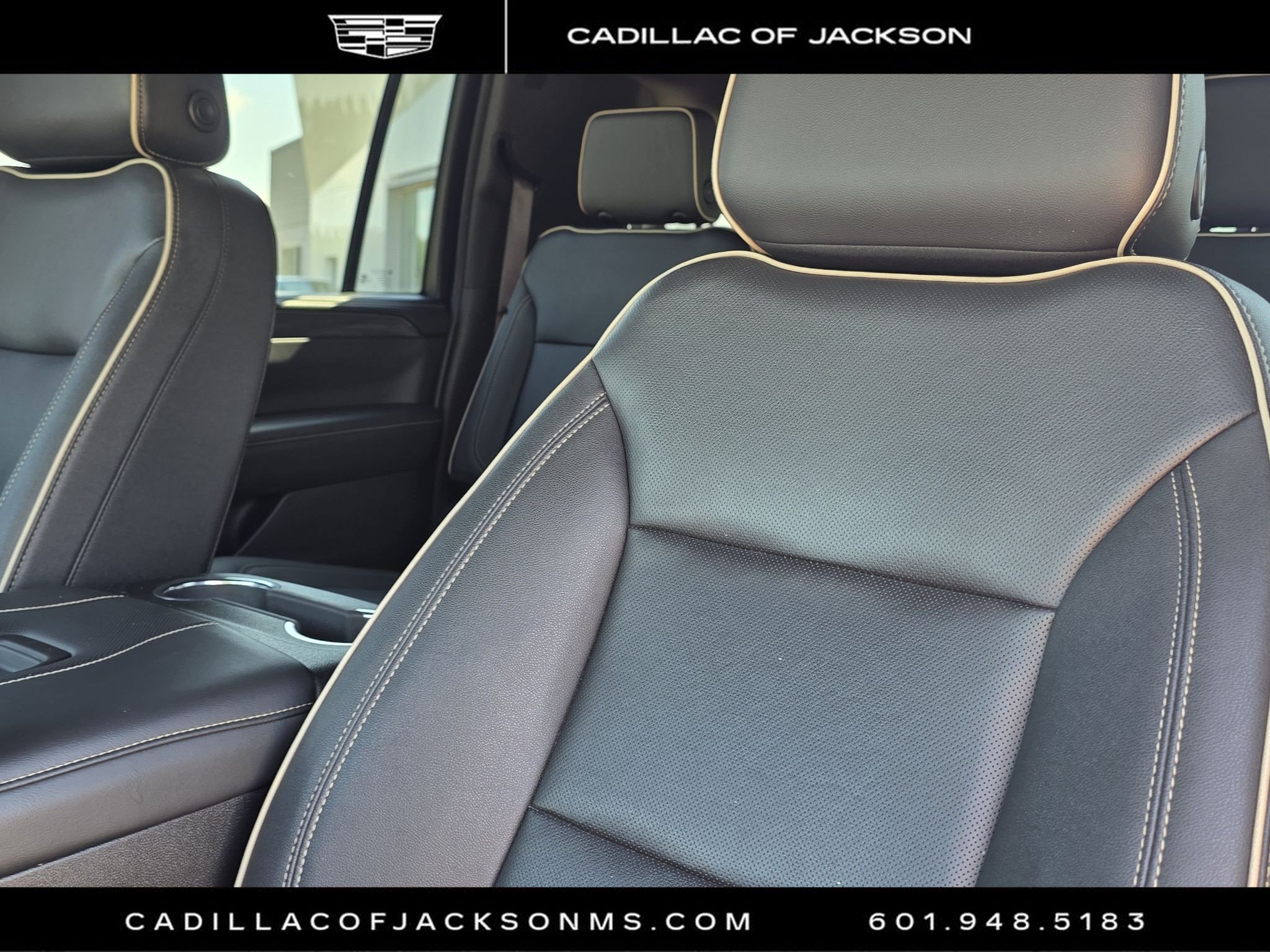Used 2023 GMC Yukon XL SLT w/ SLT Premium Package RWD image 21