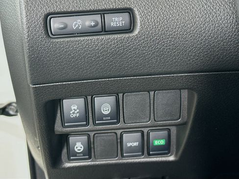 Used 2022 Nissan Rogue Sport SV image 16