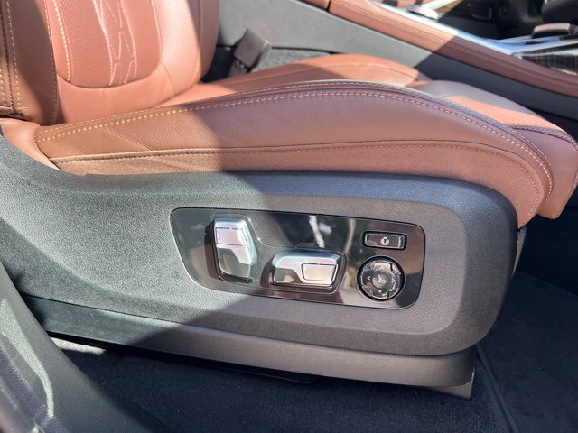 Used 2025 BMW X7 xDrive40i AWD/4WD image 26
