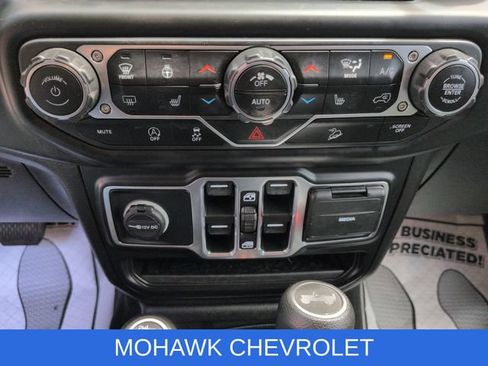 Used 2021 Jeep Wrangler Unlimited Sahara AWD/4WD image 18