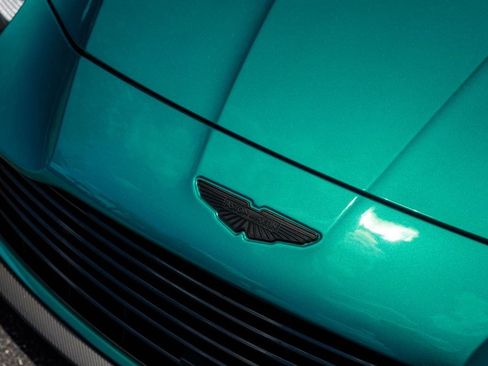 Used 2025 Aston Martin Vanquish RWD image 32