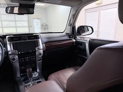 Used 2020 Toyota 4Runner Limited AWD/4WD image 31