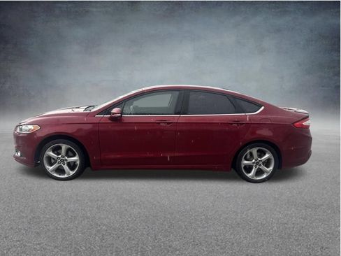 Used 2015 Ford Fusion SE w/ Equipment Group 201A FWD image 3