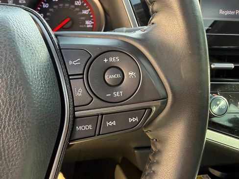 Used 2022 Toyota Camry XSE FWD image 18