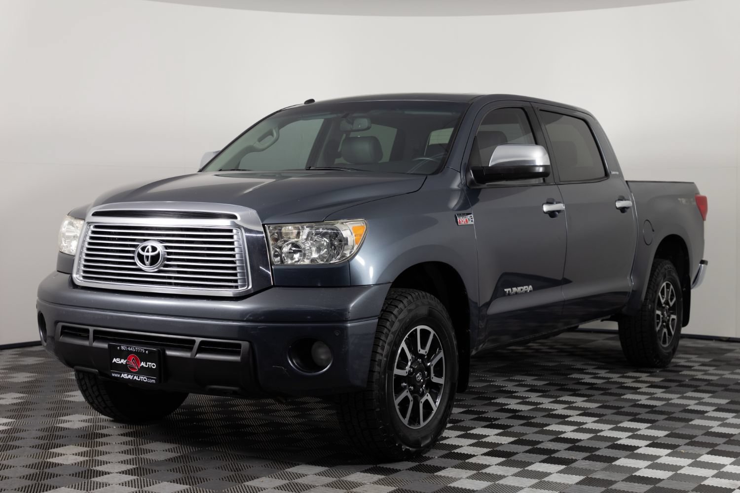 Used 2010 Toyota Tundra Limited w/ Memory Pkg AWD/4WD image 2