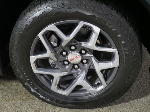 Used 2024 GMC Sierra 1500 SLT w/ SLT Premium Plus Package AWD/4WD image 15
