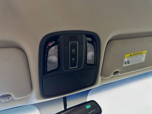 Used 2017 Kia Sorento LX image 31