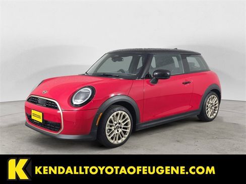 Used 2025 MINI Cooper 2-Door Hardtop image 1