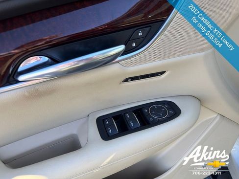 Used 2017 Cadillac XT5 Luxury w/ Driver Awareness Package image 17