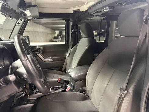 Used 2018 Jeep Wrangler Unlimited Sport S AWD/4WD image 19
