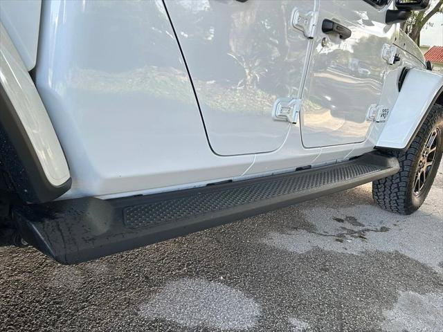 Certified 2023 Jeep Gladiator Overland AWD/4WD image 34