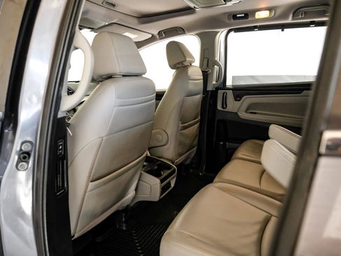 Used 2018 Honda Odyssey Touring image 36