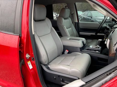 Used 2019 Toyota Tundra Limited w/ Limited Premium Package image 8