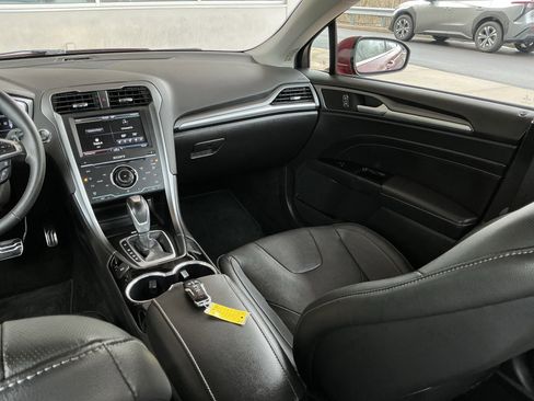 Used 2015 Ford Fusion Titanium image 16
